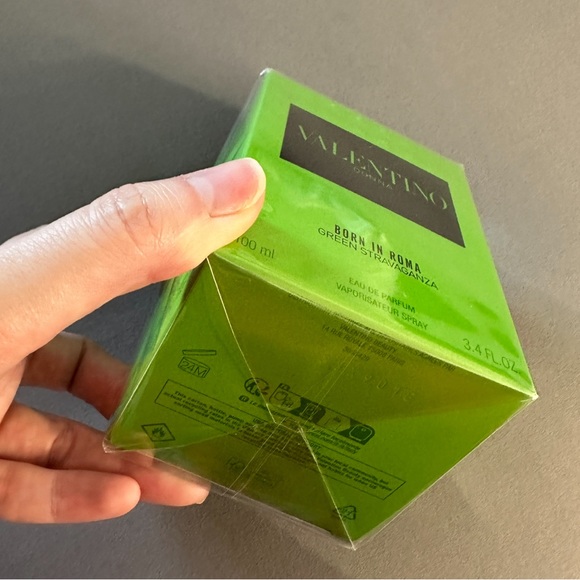 NWT Valentino Donna Born in Roma Green Stravaganza Eau de Parfum - Picture 5 of 8